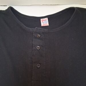 Sperry Men's Black Short-Sleeve Henley Shirt - Classic Button Placket